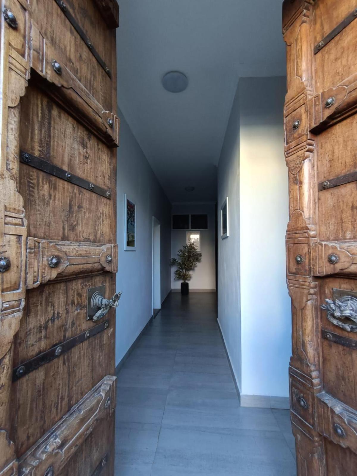 Newly Renovated Studio Apartment With Rooftop Pool, Few Steps To The Beach Flic-en-Flacq Dış mekan fotoğraf