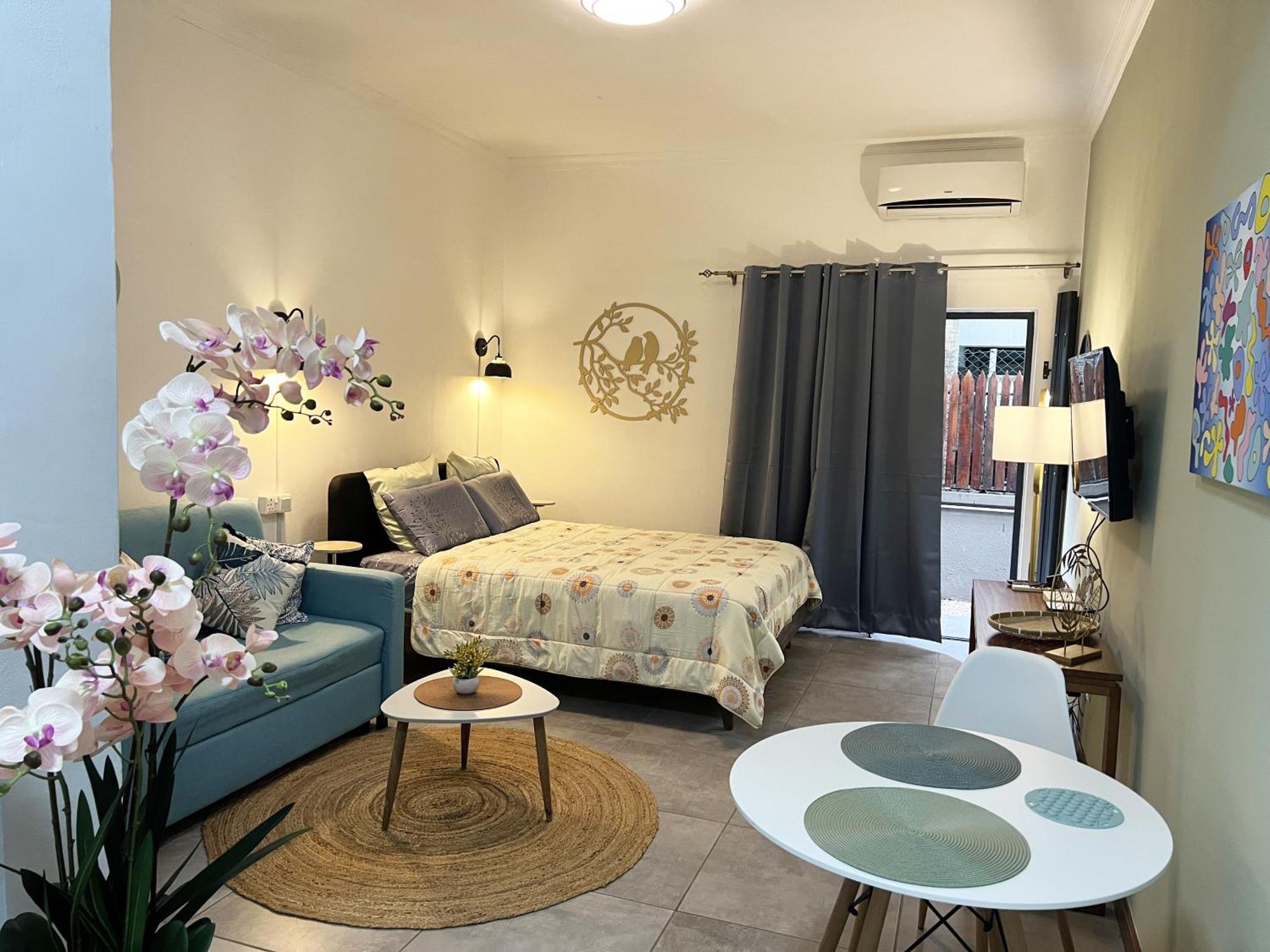 Newly Renovated Studio Apartment With Rooftop Pool, Few Steps To The Beach Flic-en-Flacq Dış mekan fotoğraf